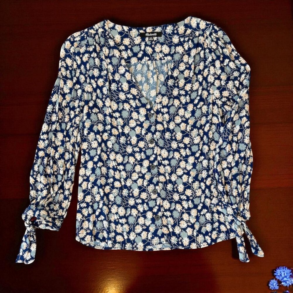 Madewell tie sleeve button down blouse w/blue floral
